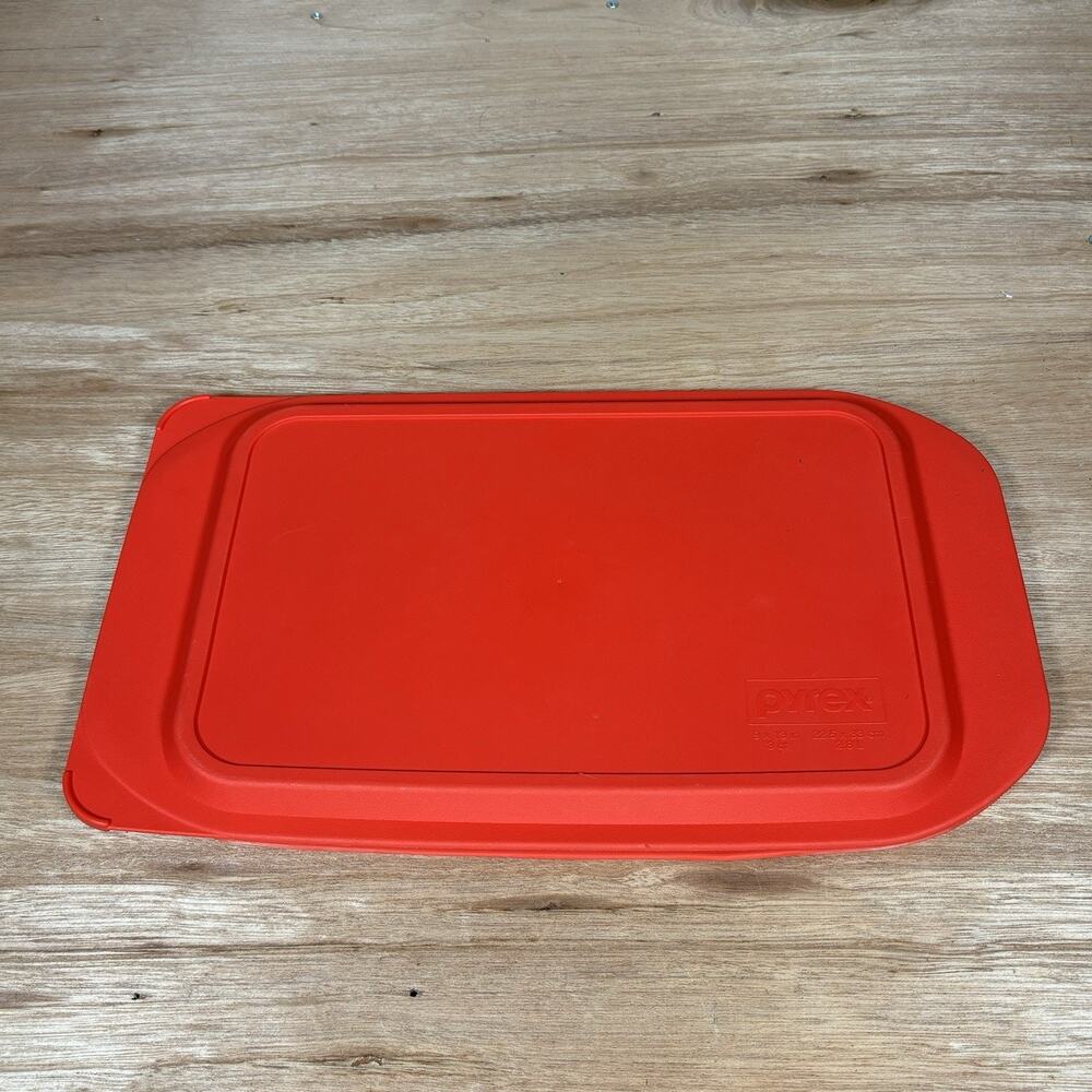 Pyrex Easy Grab 3 Quart Red Replacement Lid for 9x13 Rectangular Baking Dish